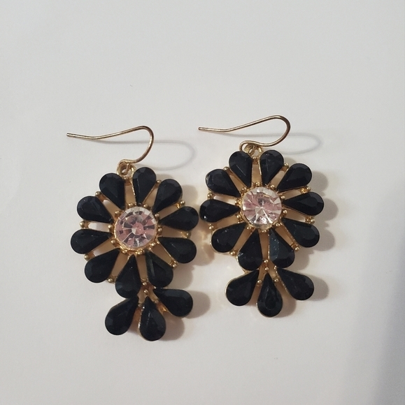 Jewelry - Black Flower Earrings